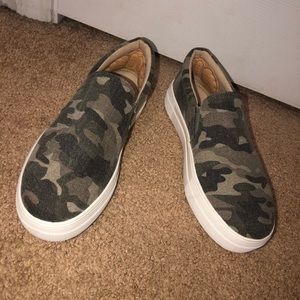 Soda brand camo slip ons